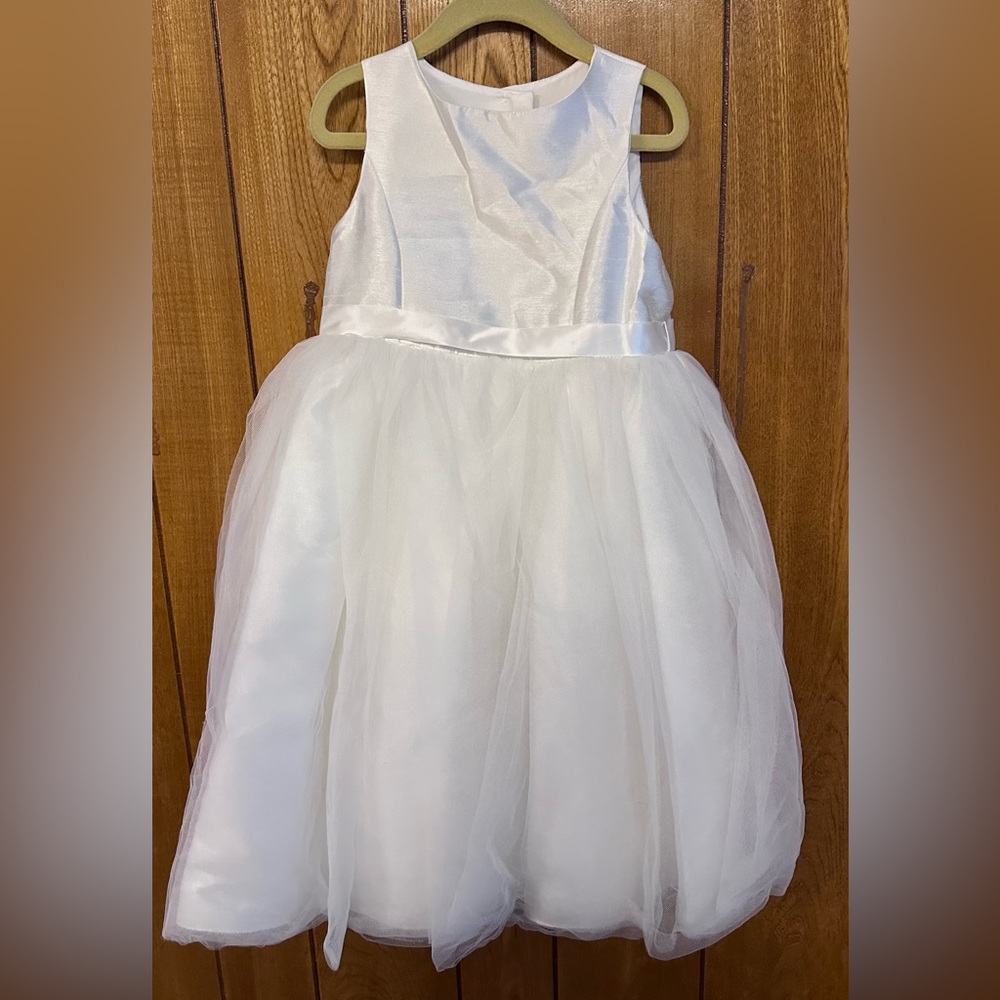 David’s Bridal size 6 flower girl dress